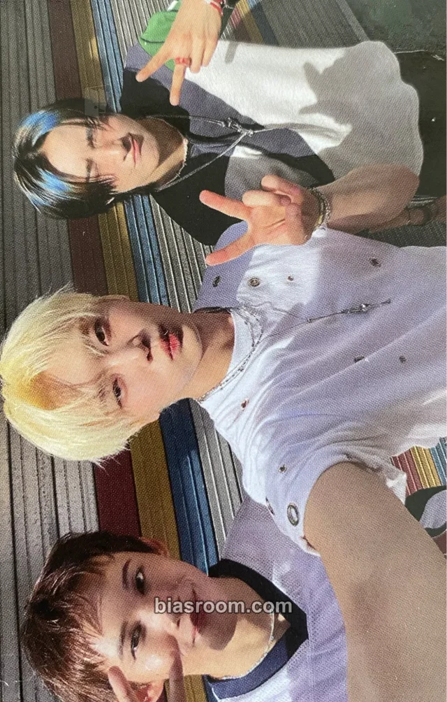 1Verse LOOP K-pop photocard