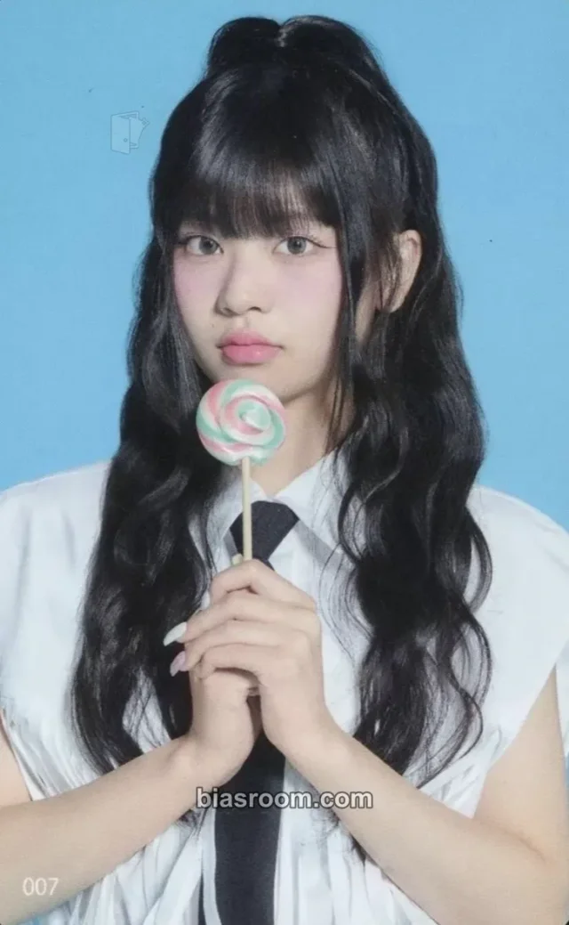 ME:I - Rinon  - 2024 ME:ICONIC Hi-SUMMER Event trading card