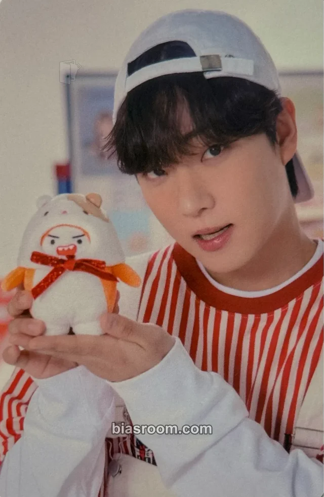ONF - E-Tion - ONKKOMIZ EXPRESS POP-UP STORE Event merch photocard pop-up trading card random pack