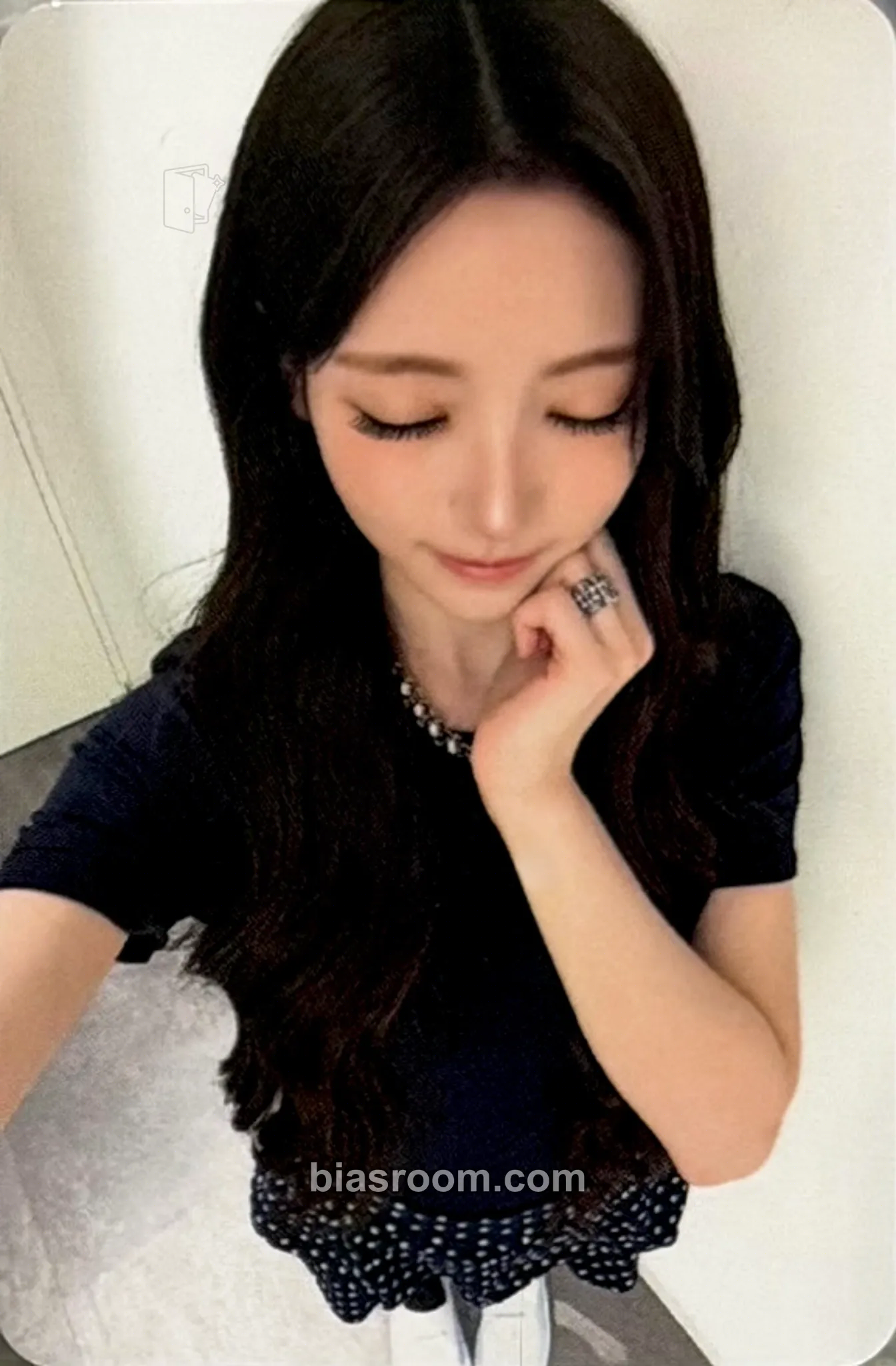 Anna BITE NOW Photocard - MEOVV - MEOVV K-pop photocard