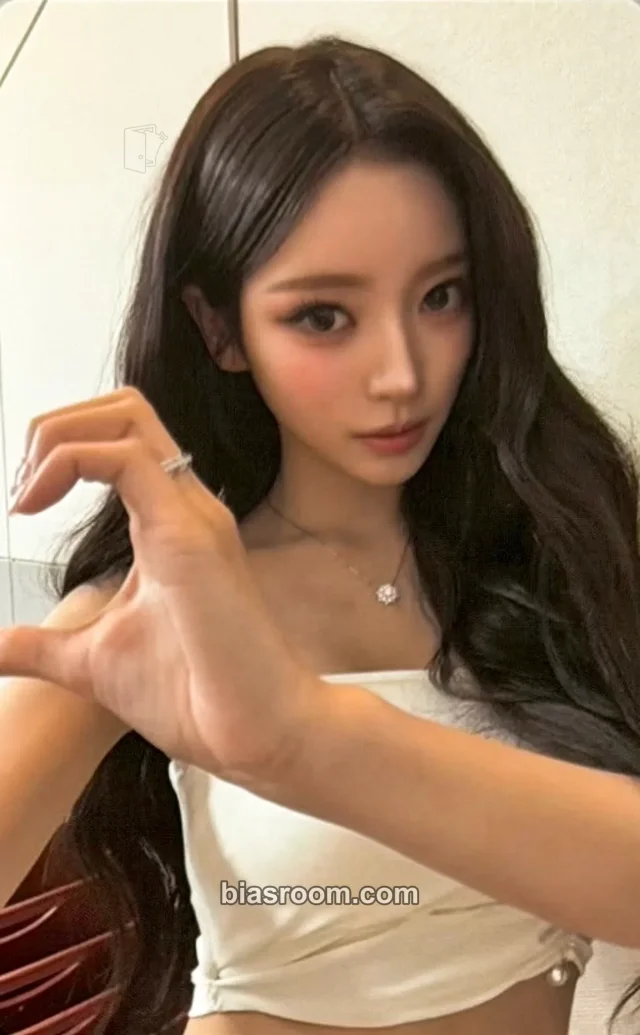 MEOVV - Anna - BITE NOW Album weverse live