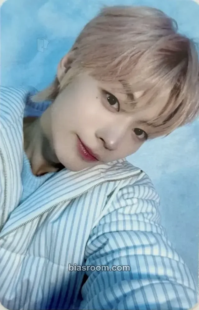 Hong POW COME TRUE K-pop photocard