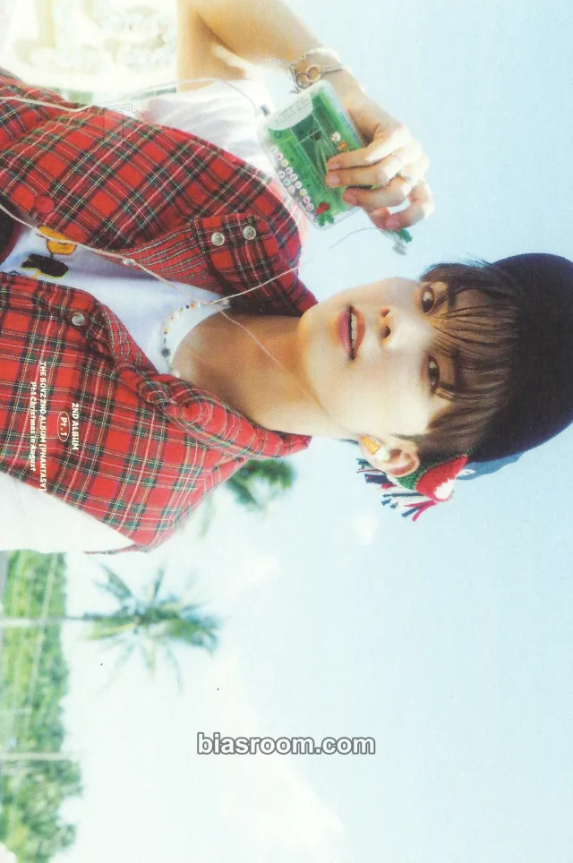 THE BOYZ - Q - Phantasy Pt. 1: Christmas in August Album album inclusion postcard holiday version