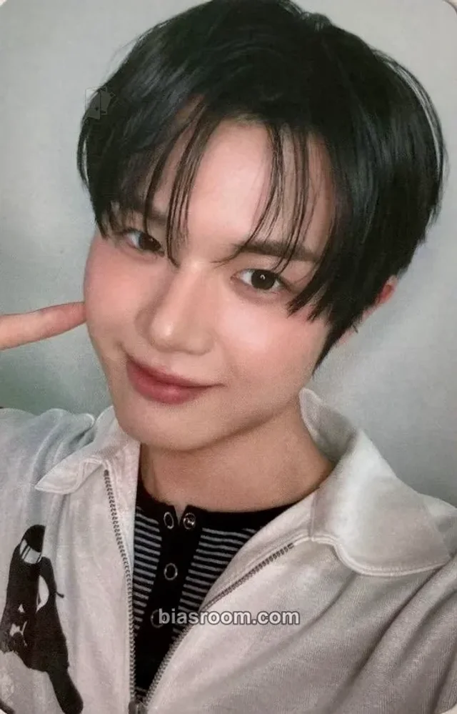 Issa KO1KEYZ KO1KEYZ K-pop photocard