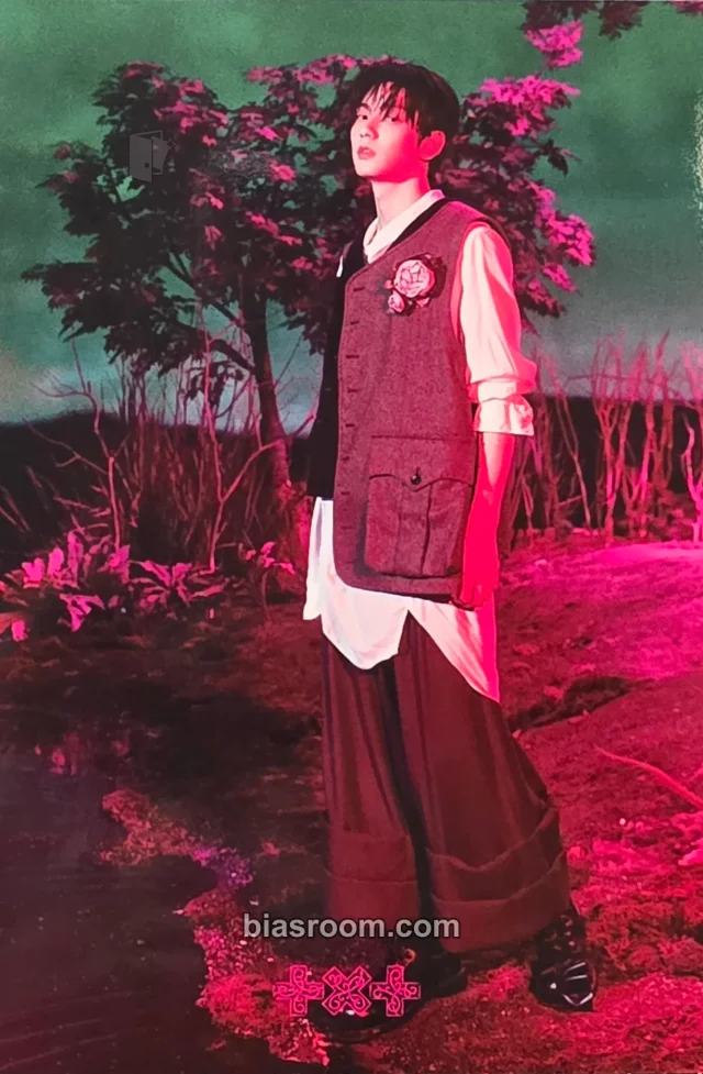 TOMORROW X TOGETHER - Soobin - 7TH YEAR: A Moment of Stillness in the Thorns Album postcard pob (pre-order benefit) ktown4u photocard case version