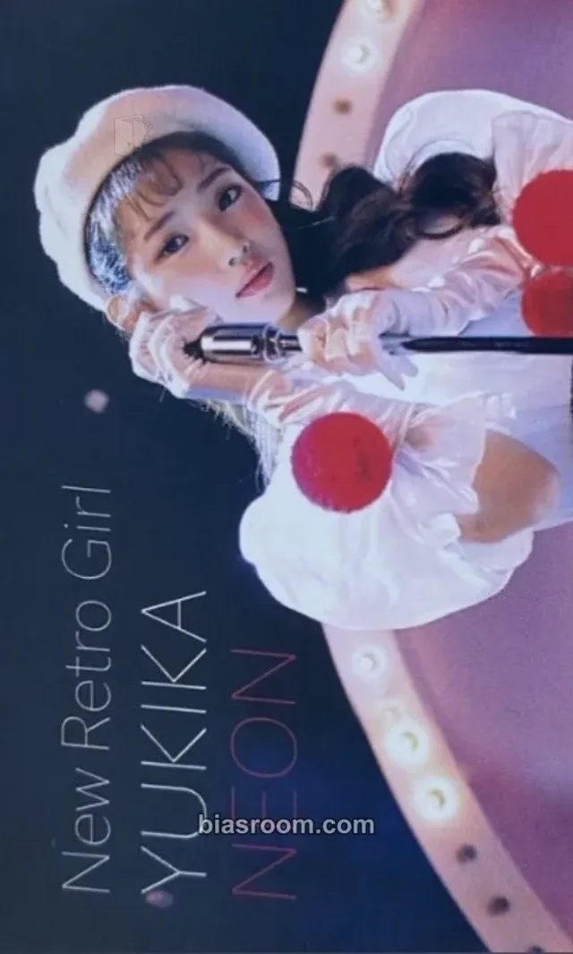 Yukika Yukika Neon K-pop photocard