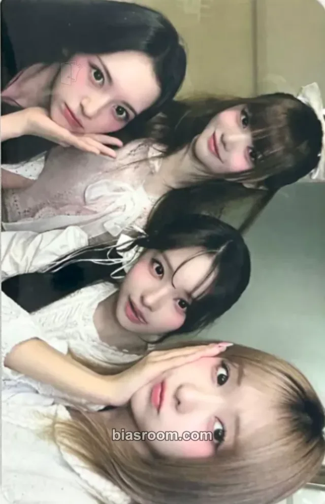 MADEIN Girl Meets Boy K-pop photocard