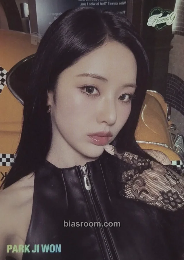 Jiwon fromis_9 MIIMCA x TELECA K-pop photocard