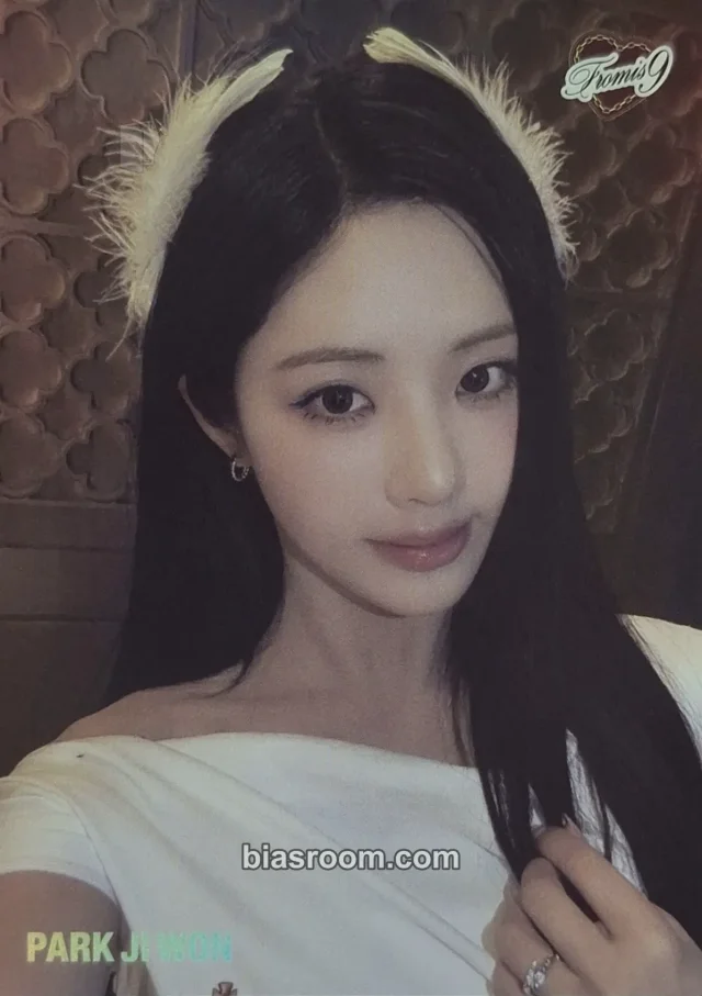 Jiwon fromis_9 MIIMCA x TELECA K-pop photocard