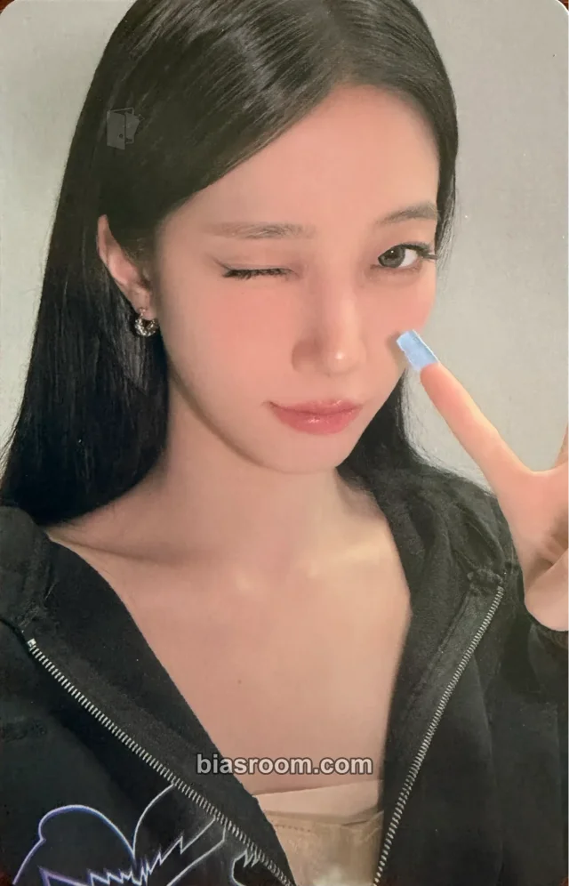 Kazuha LE SSERAFIM Made My Night K-pop photocard