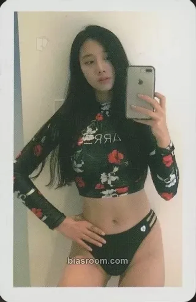 Taeha Berry Good Free Travel K-pop photocard