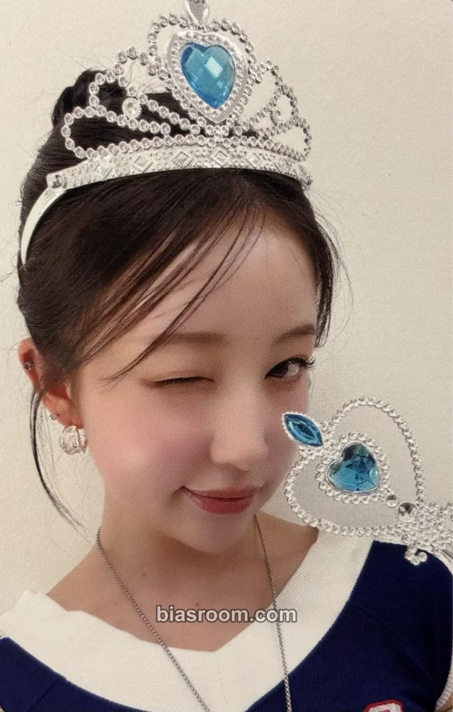 Sora WOOAH WXW (Wish With W) K-pop photocard