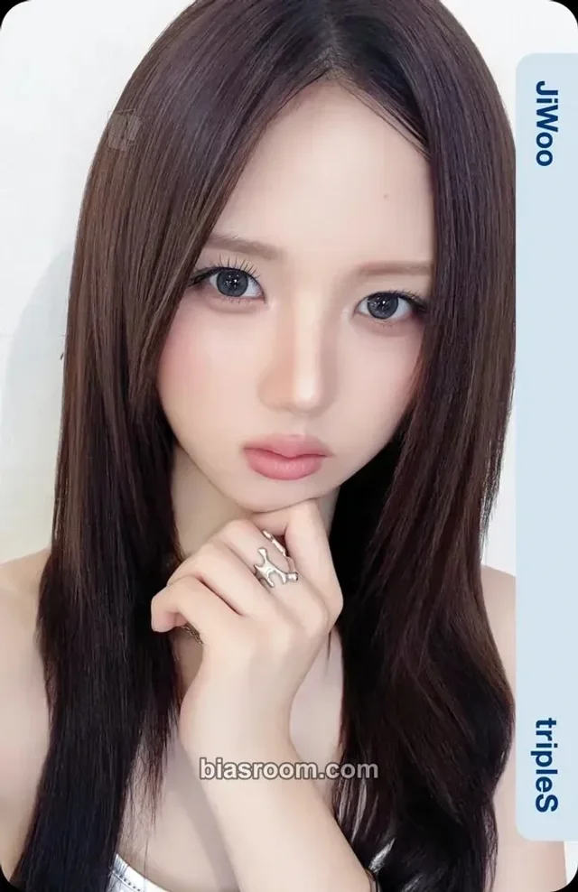 Jiwoo tripleS 4th World Tour <ANDLESS> K-pop photocard