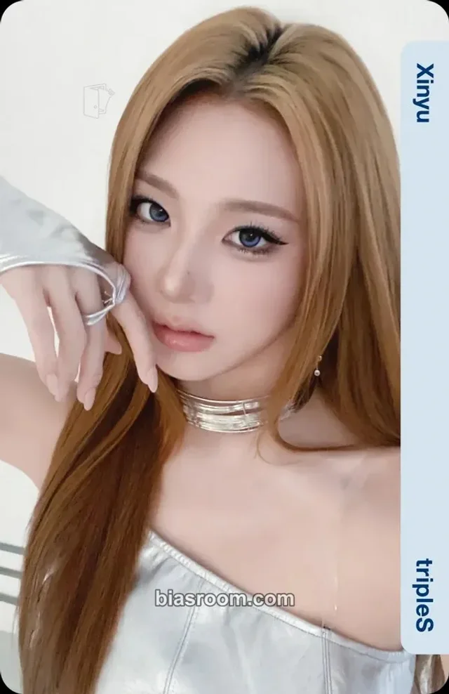 Xinyu tripleS 4th World Tour <ANDLESS> K-pop photocard