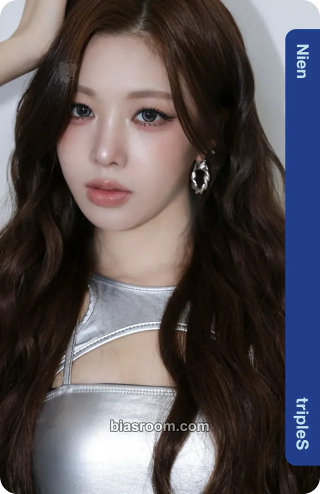 Nien tripleS 4th World Tour <ANDLESS> K-pop photocard