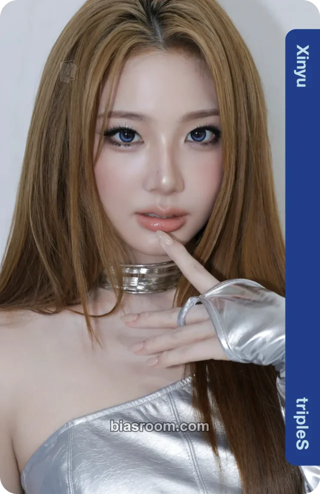 Xinyu tripleS 4th World Tour <ANDLESS> K-pop photocard