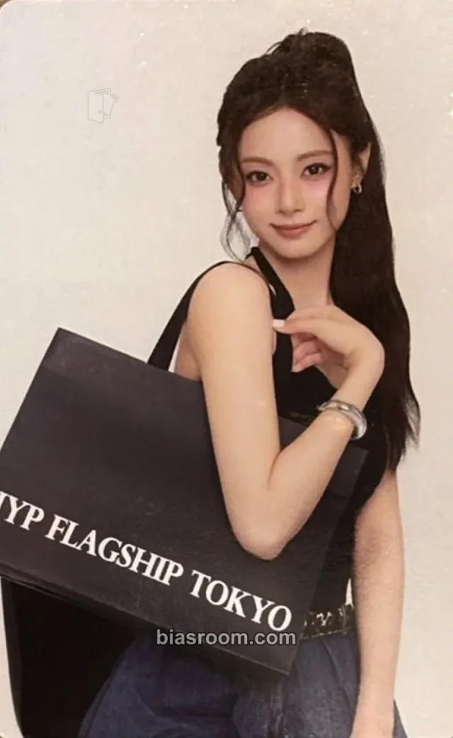 Tzuyu TWICE JYP FLAGSHIP TOKYO K-pop photocard