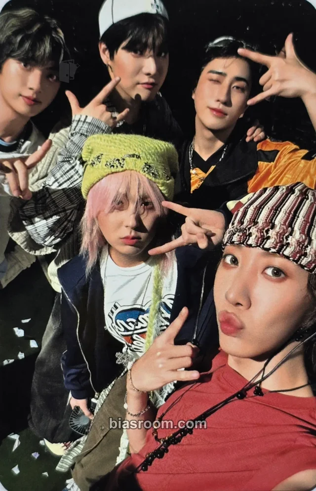 ONEWE 面 : Unknown Atlas K-pop photocard
