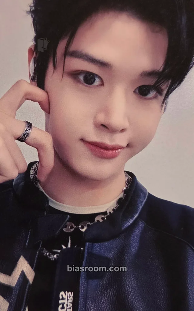 Ma Jingxiang CLOSE YOUR EYES blackout K-pop photocard