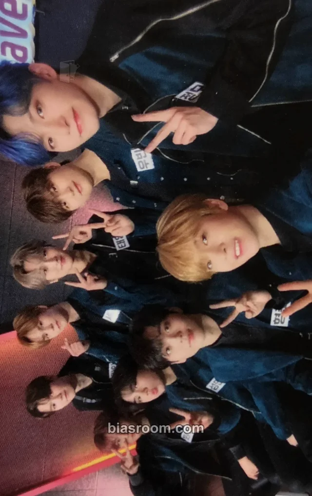 CRAVITY HIDEOUT: REMEMBER WHO WE ARE - SEASON 1 K-pop photocard