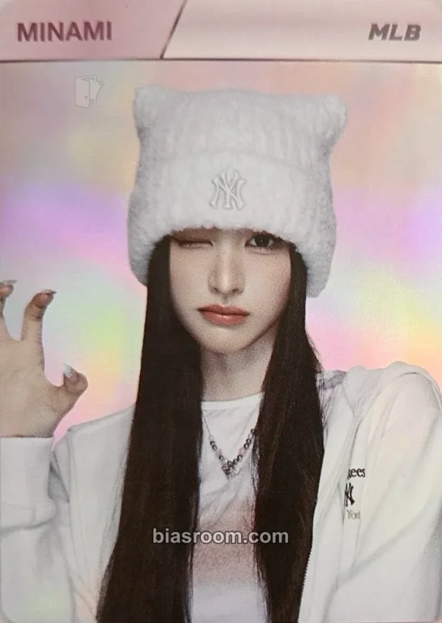 RESCENE - Minami - MLB Korea x RESCENE Other brand collaboration purchase benefit mlb non-standard size holographic (hologram) special card