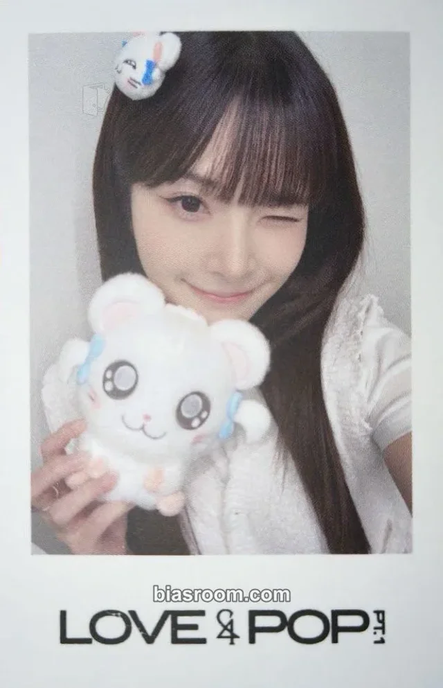 tripleS - Kotone - LOVE&POP pt.1 Album hellolive fansign round 4 polaroid