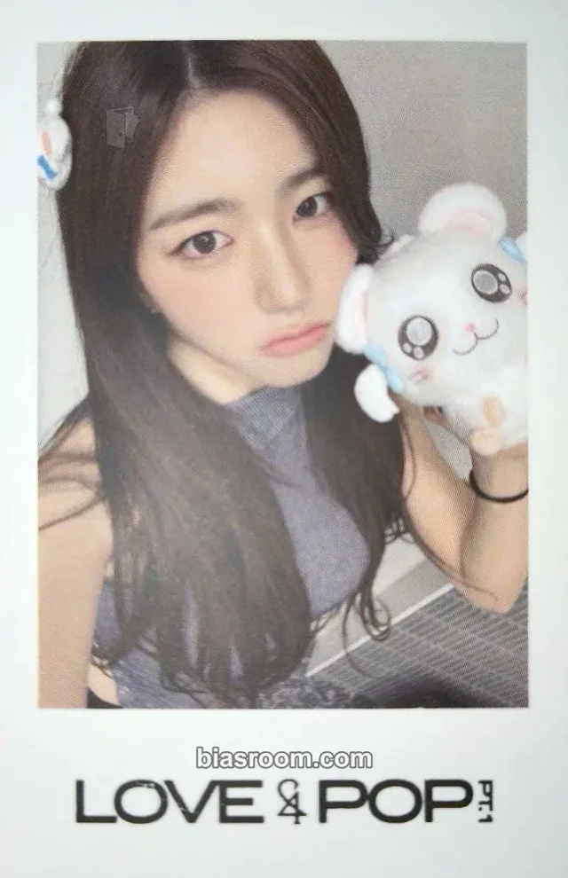 tripleS - Sohyun - LOVE&POP pt.1 Album hellolive fansign round 4 polaroid
