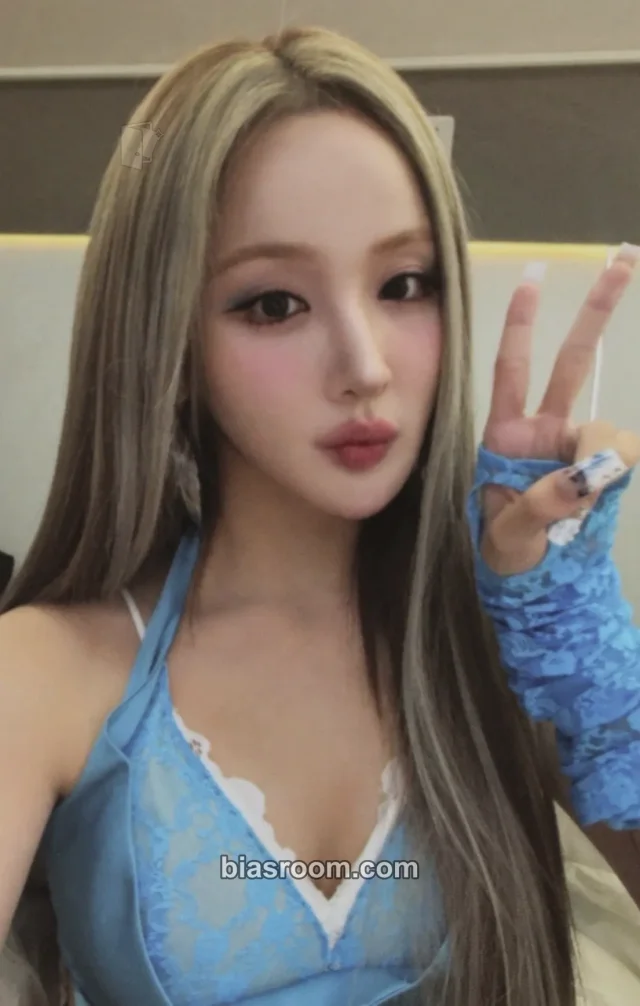 KISS OF LIFE - Belle - Who Is She Album seek version album photocard