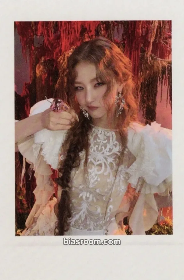 KISS OF LIFE - Haneul - Who Is She Album apple music pob (pre-order benefit) polaroid