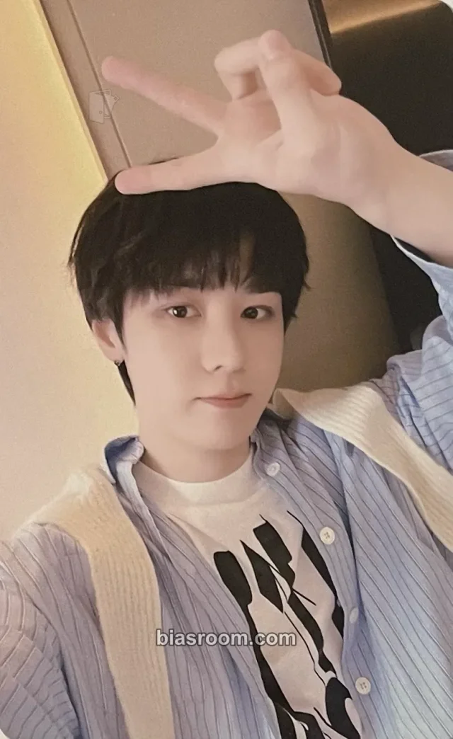 Kun WayV Frequency K-pop photocard