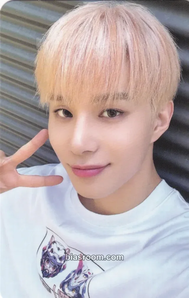 NCT 127 - Jungwoo - Walk Album merch photocard t-shirt