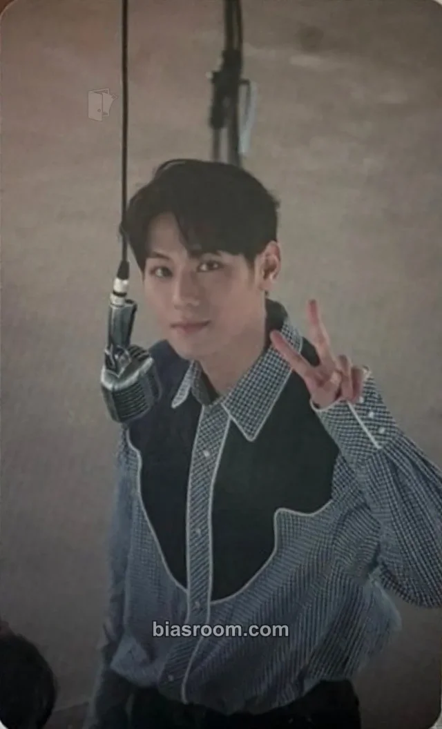 Sang IMFACT L.L K-pop photocard