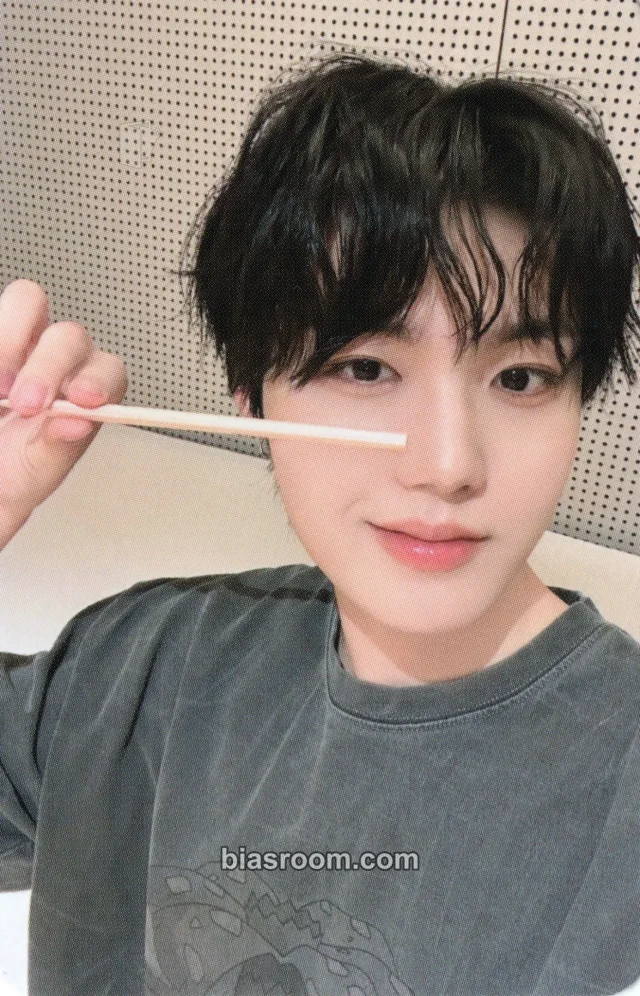 Doyoung TREASURE Pleasure K-pop Photocard