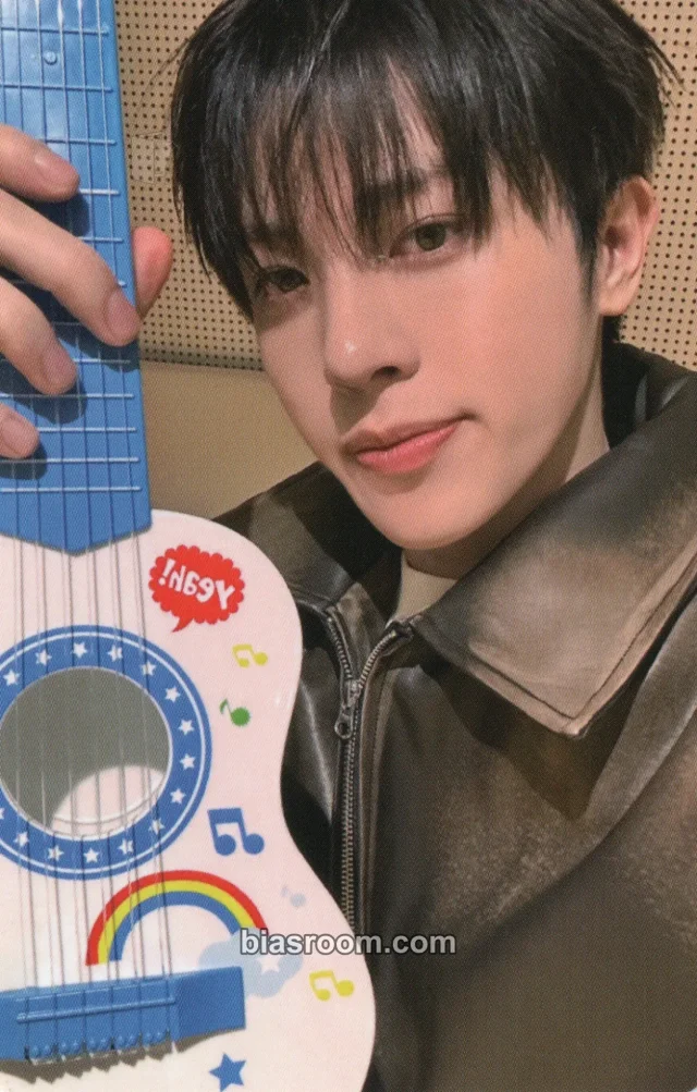 So Junghwan TREASURE Pleasure K-pop Photocard