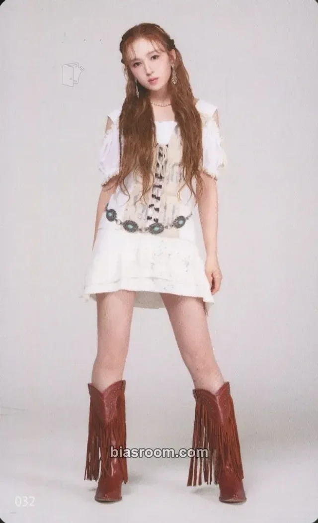 Suzu ME:I LAPOSTA 2025 K-pop photocard