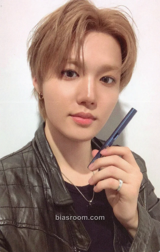 Doyoung TREASURE 6th Anniversary : TREASURE ARCHIVE K-pop Photocard