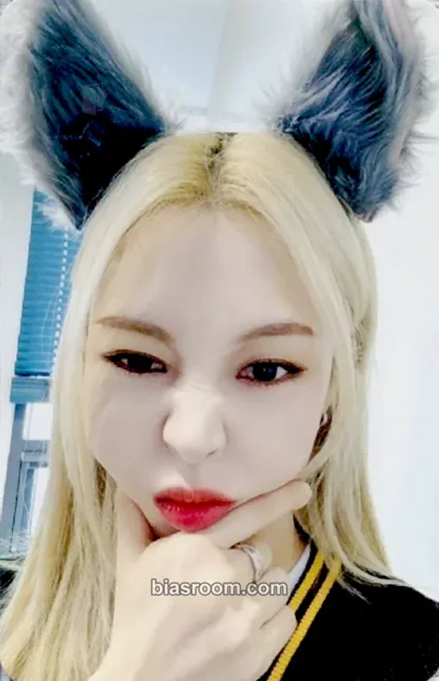 Moonbyul MAMAMOO Starlit of Muse (Moonbyul) K-pop photocard