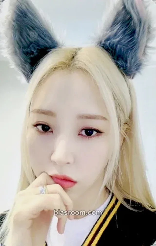 Moonbyul MAMAMOO Starlit of Muse (Moonbyul) K-pop photocard