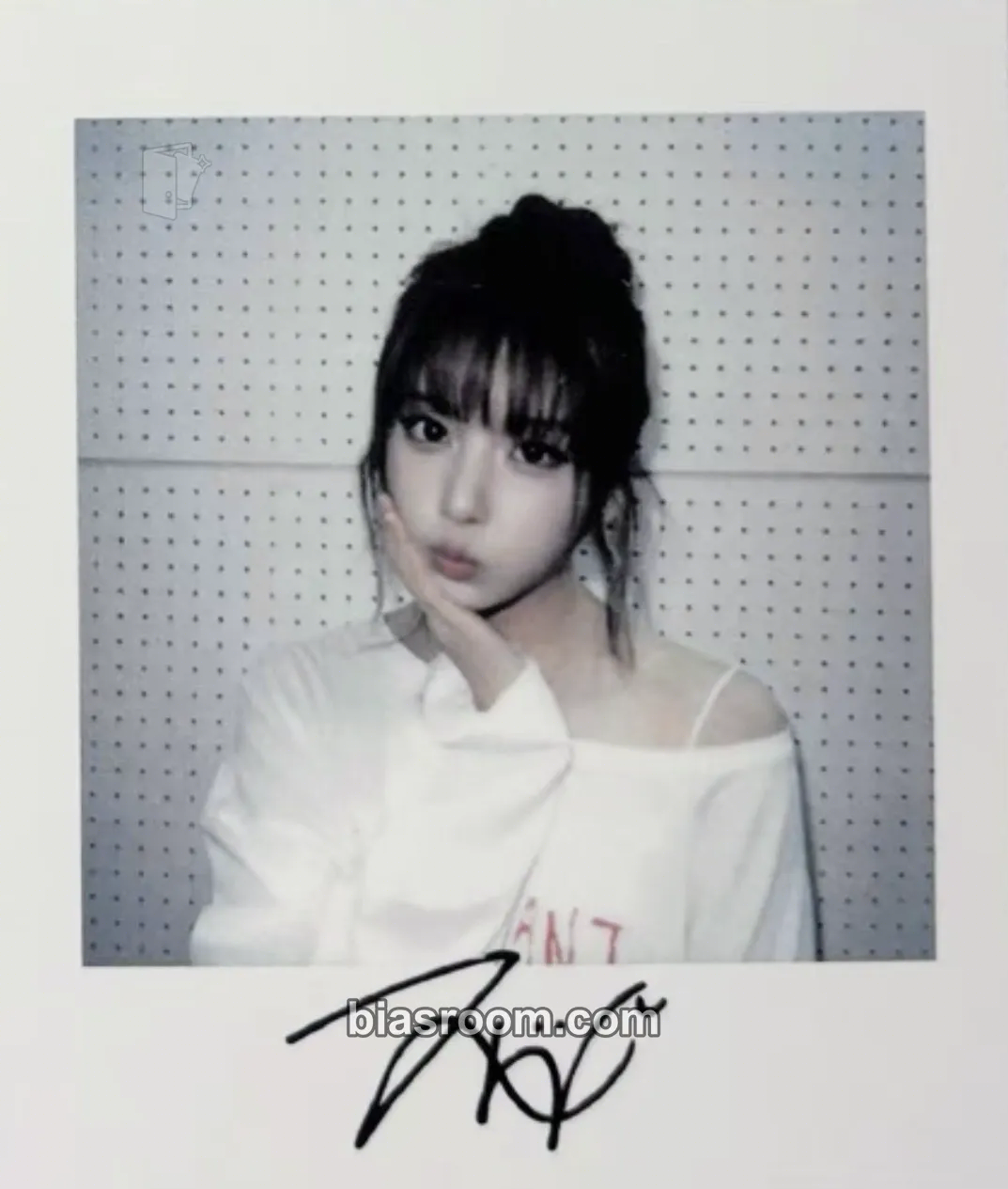 Jiwoo Blue Valentine Photocard - NMIXX - NMIXX K-pop photocard