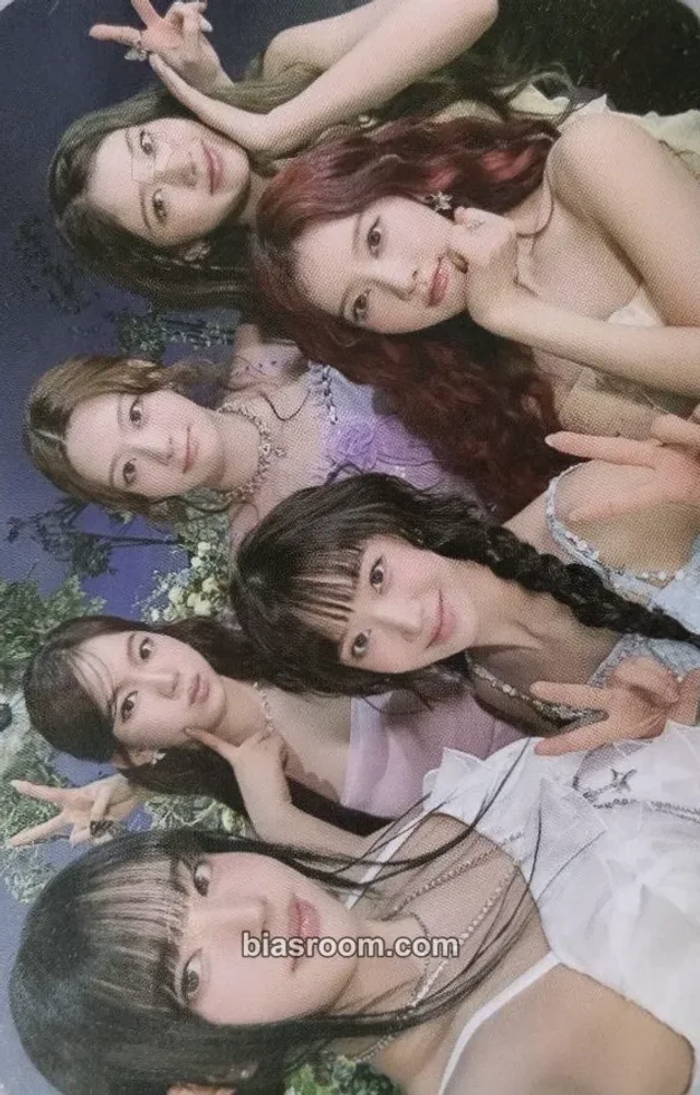 STAYC STAY TUNED World Tour K-pop photocard