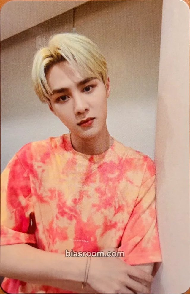 Kun WayV Awaken The World K-pop photocard