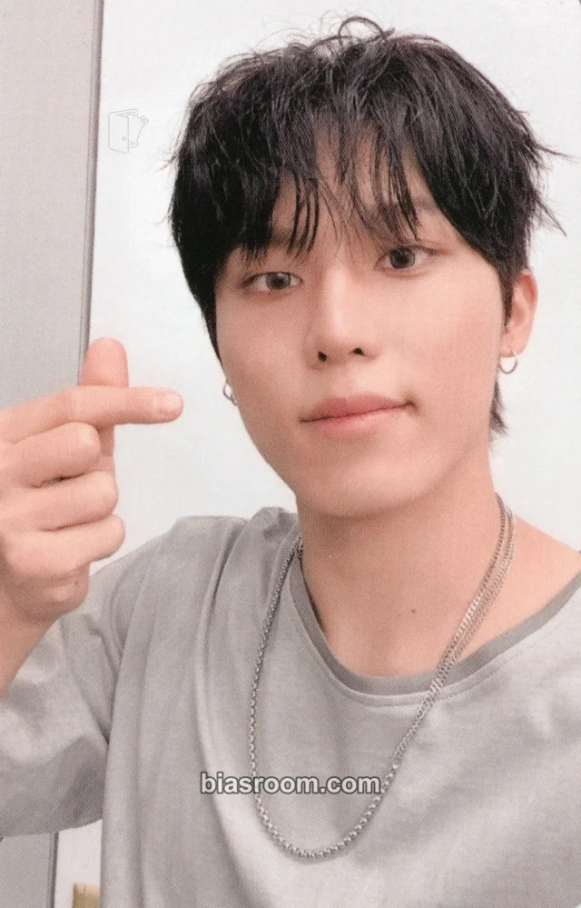 Photocard K-pop di Park Jeongwoo TREASURE THE STAGE 2026 NEW WAV : LIVE