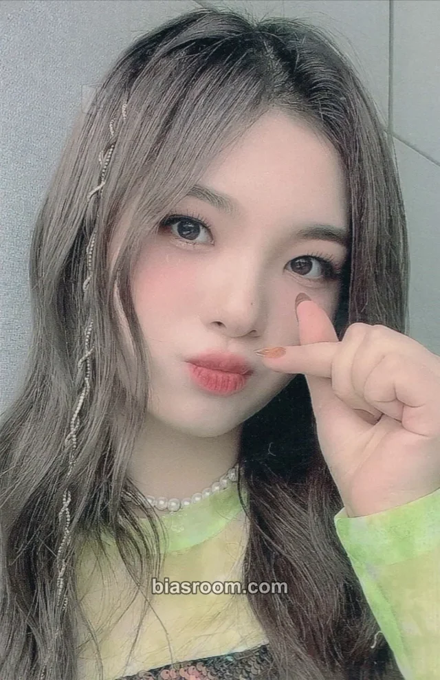 Jinha TRI.BE 1st Anniversary Pop-Up K-pop photocard