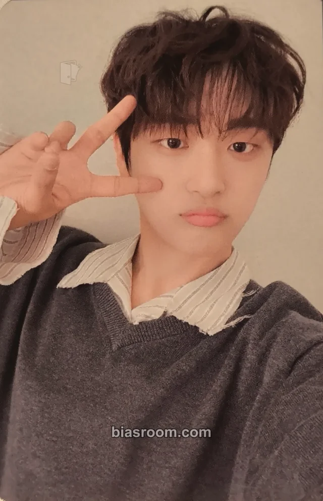 Jinsu LUN8 STAY IN THE MOMENT Fan Signing Event in Seoul K-pop photocard
