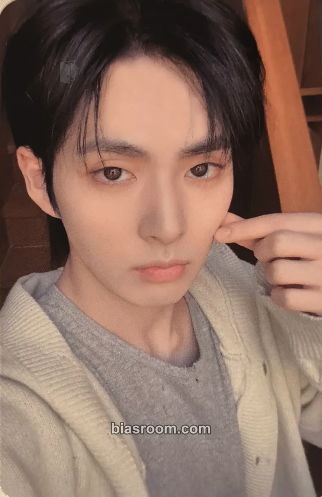 Takuma LUN8 STAY IN THE MOMENT Fan Signing Event in Seoul K-pop photocard