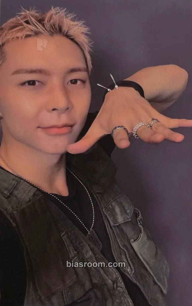 Johnny NCT 127 BLINGY K-pop photocard