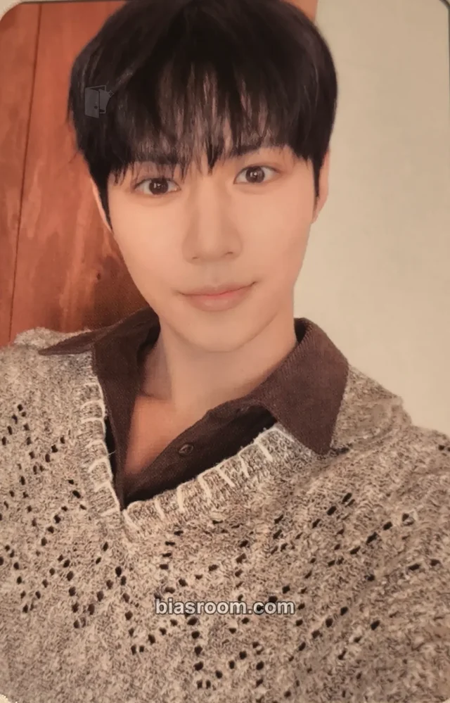Ian LUN8 STAY IN THE MOMENT Fan Signing Event in Seoul K-pop photocard
