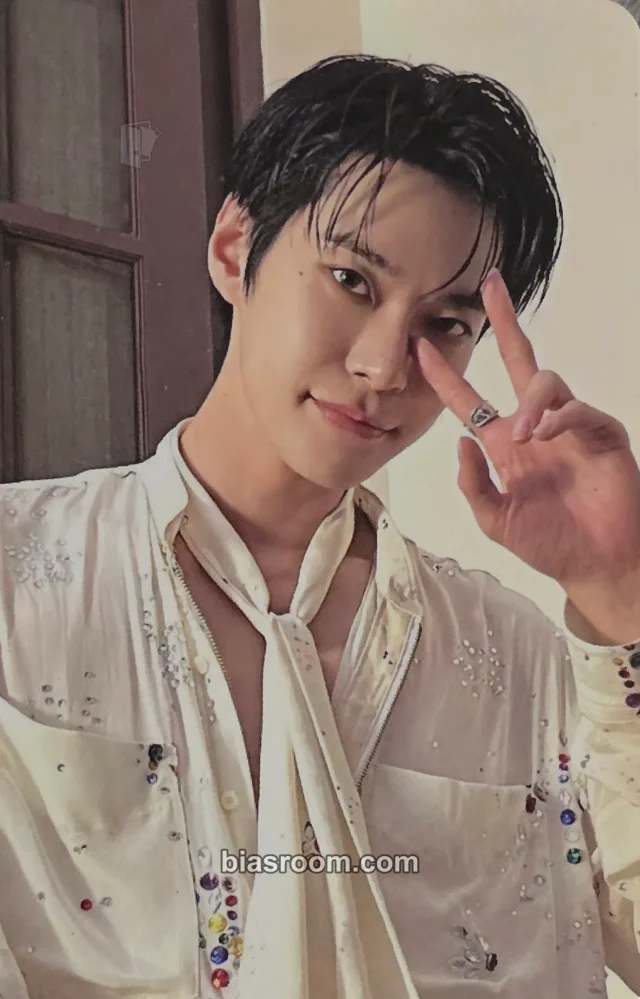 Doyoung NCT Perfume MD K-pop photocard