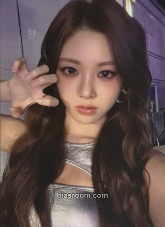 Nien tripleS 4th World Tour <ANDLESS> K-pop photocard