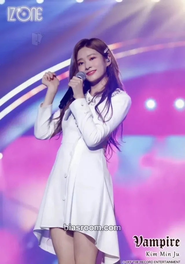 Minju IZ*ONE Vampire K-pop photocard